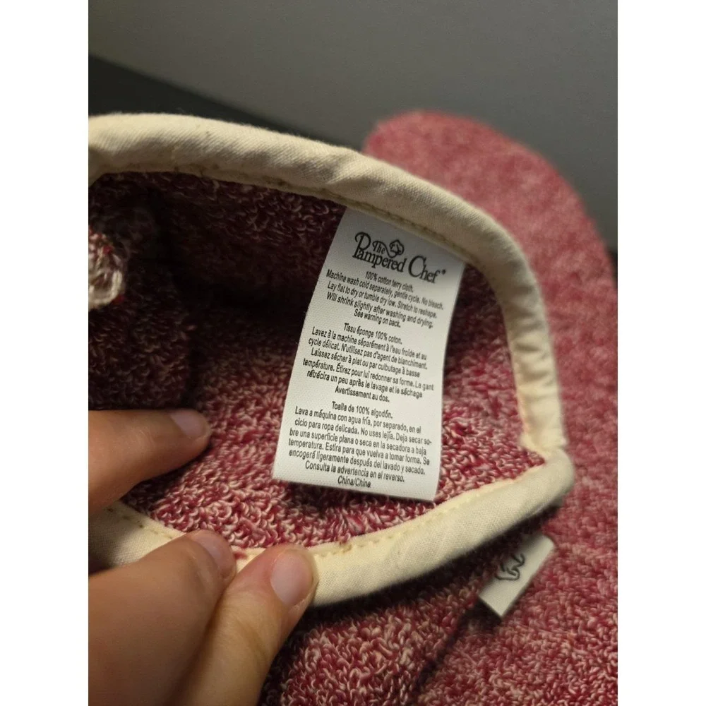 PAIR Pampered Chef Oven Mitts 100% Cotton Terry Cloth Cranberry Red Retired 1329